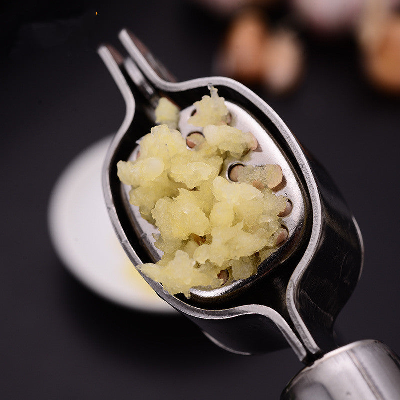 Stainless Steel Garlic Press: Crush Garlic with Ease - Chef's Dream Kitchen