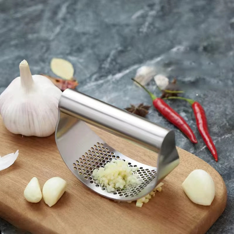Effortless Garlic Press: Slice, Chop, and Grind in Seconds - Chef's Dream Kitchen