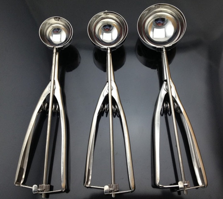 Scoop with Ease: Durable Stainless Steel Ice Cream Spoon - Chef's Dream Kitchen