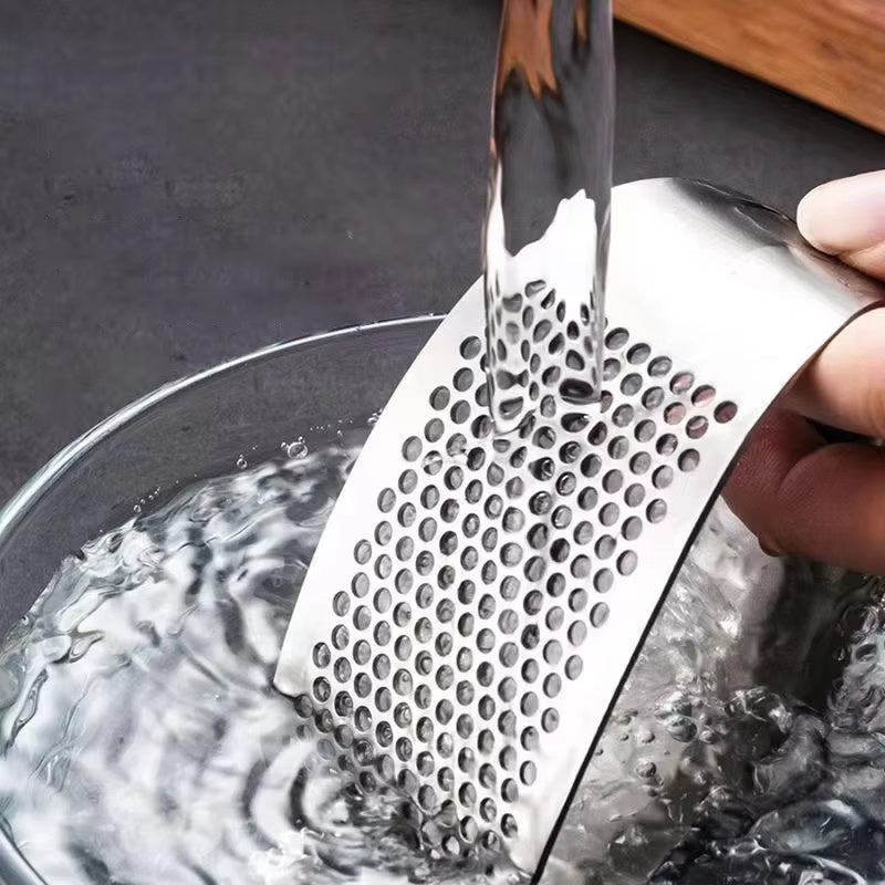 Effortless Garlic Press: Slice, Chop, and Grind in Seconds - Chef's Dream Kitchen