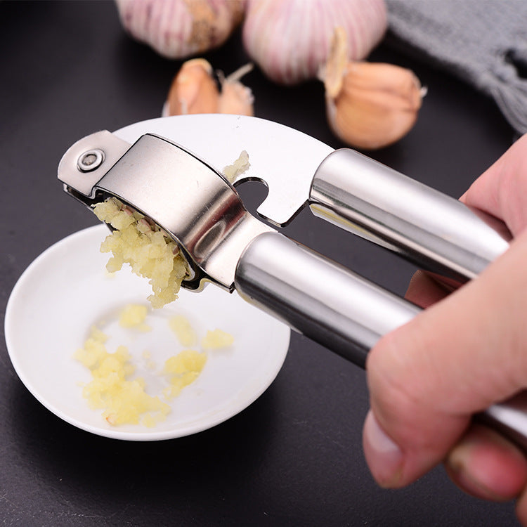 Stainless Steel Garlic Press: Crush Garlic with Ease - Chef's Dream Kitchen