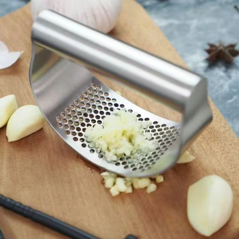 Effortless Garlic Press: Slice, Chop, and Grind in Seconds - Chef's Dream Kitchen