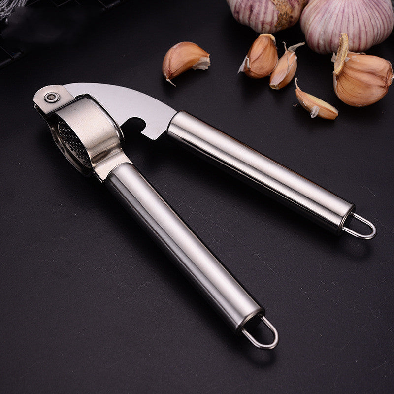 Stainless Steel Garlic Press: Crush Garlic with Ease - Chef's Dream Kitchen